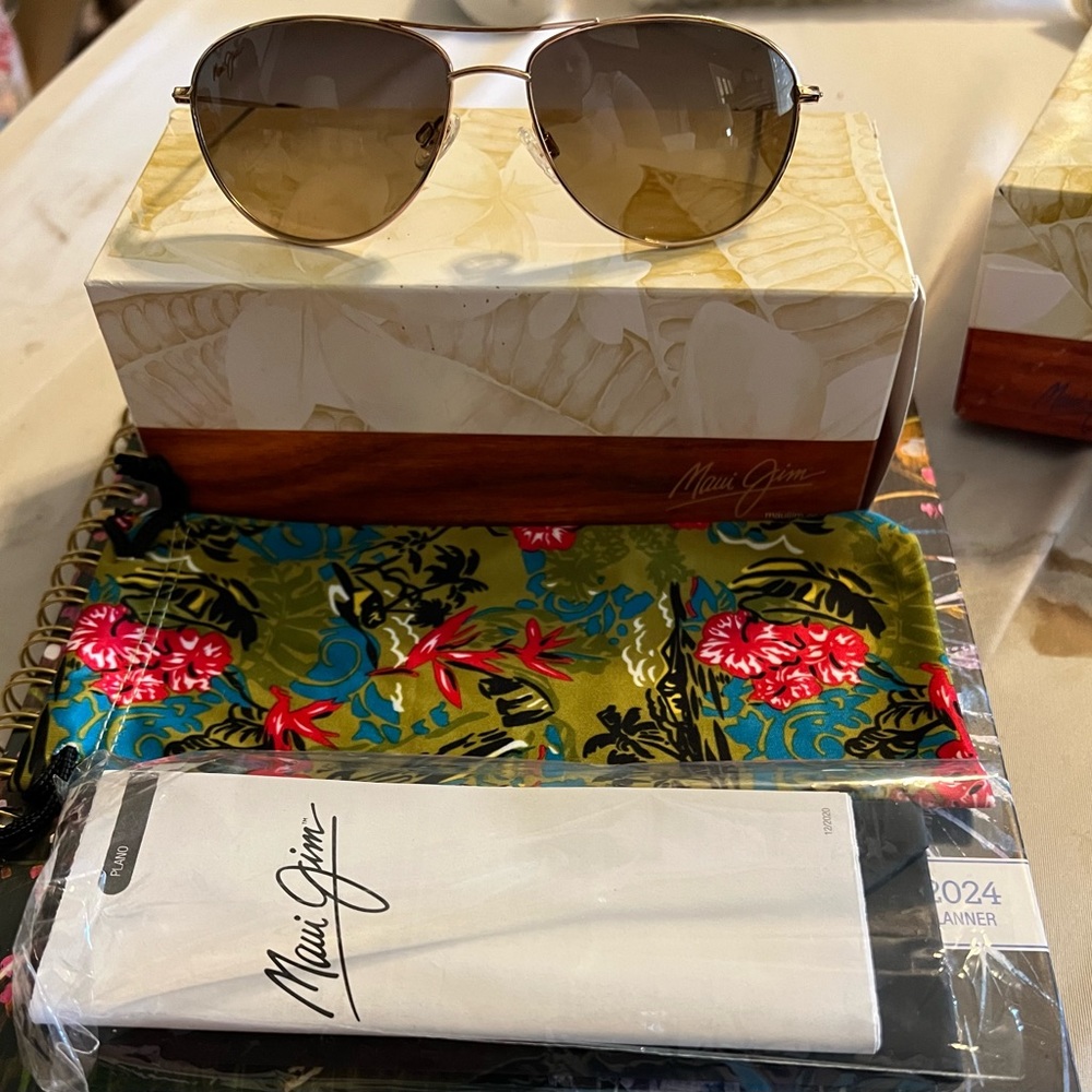 Women’s sunglasses